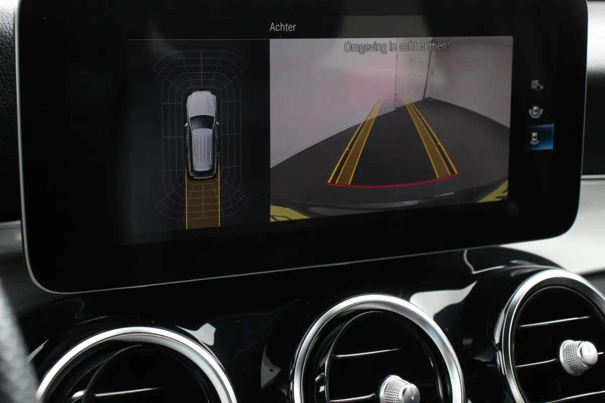 4MATIC AMG PHEV Navigatie Half leder Sportstoelen Camera Dab Led Elektrisch bedienbare achterklep 19"Lichtmetalen Velgen Extra getint glas