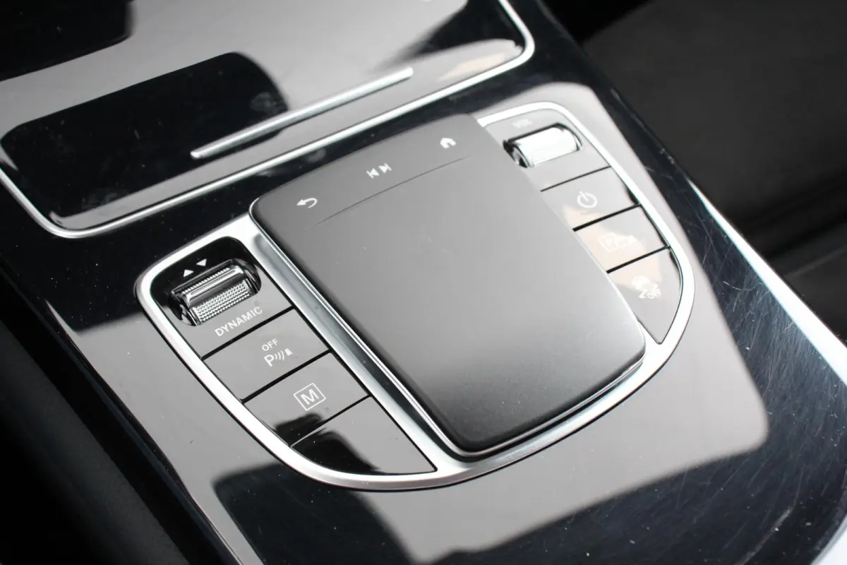 4MATIC AMG PHEV Navigatie Half leder Sportstoelen Camera Dab Led Elektrisch bedienbare achterklep 19"Lichtmetalen Velgen Extra getint glas