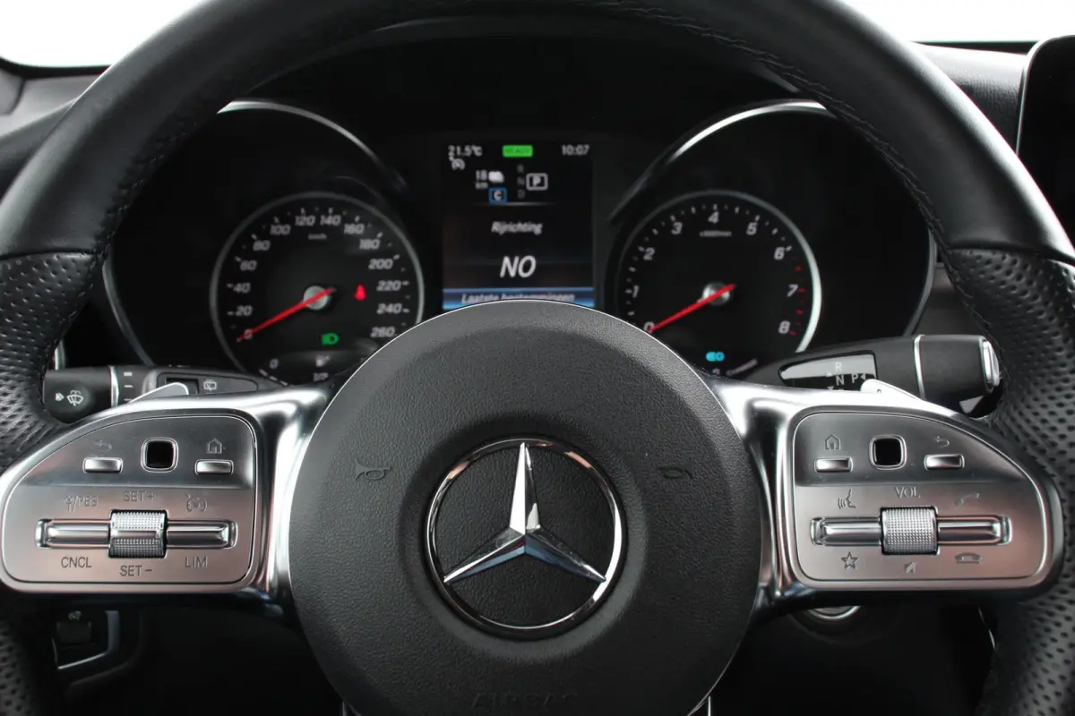 4MATIC AMG PHEV Navigatie Half leder Sportstoelen Camera Dab Led Elektrisch bedienbare achterklep 19"Lichtmetalen Velgen Extra getint glas