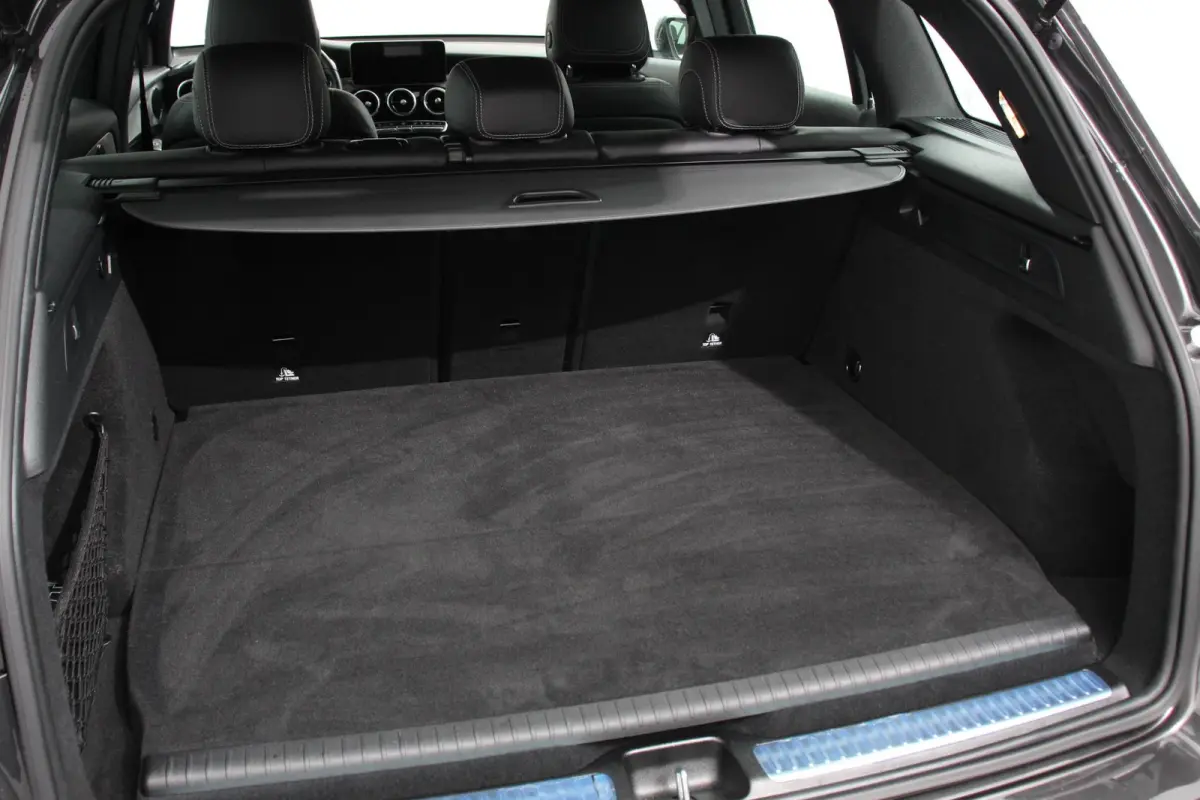 4MATIC AMG PHEV Navigatie Half leder Sportstoelen Camera Dab Led Elektrisch bedienbare achterklep 19"Lichtmetalen Velgen Extra getint glas