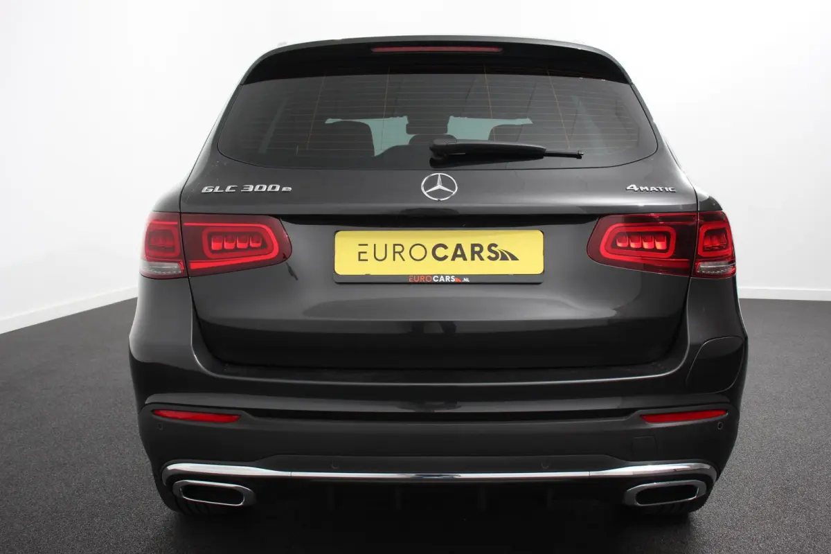 4MATIC AMG PHEV Navigatie Half leder Sportstoelen Camera Dab Led Elektrisch bedienbare achterklep 19"Lichtmetalen Velgen Extra getint glas