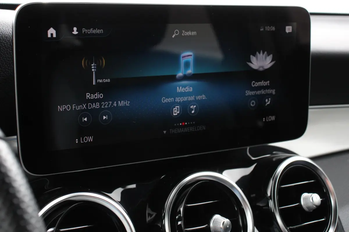 4MATIC AMG PHEV Navigatie Half leder Sportstoelen Camera Dab Led Elektrisch bedienbare achterklep 19"Lichtmetalen Velgen Extra getint glas