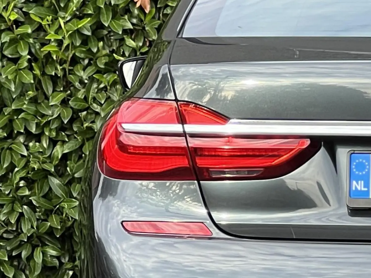 740e iPerformance High ExecutiveNL AUTO, NAP LOGISCH, M-PAKKET, PANORAMADAK, LUCHTVERING, H/K SOUND, SOFTCLOSE, COMFORT STOELEN, MEMORY, HUD, KEYLESS, 360 CAMERA, DODEHOEK, CLIMATE CONTROL, 