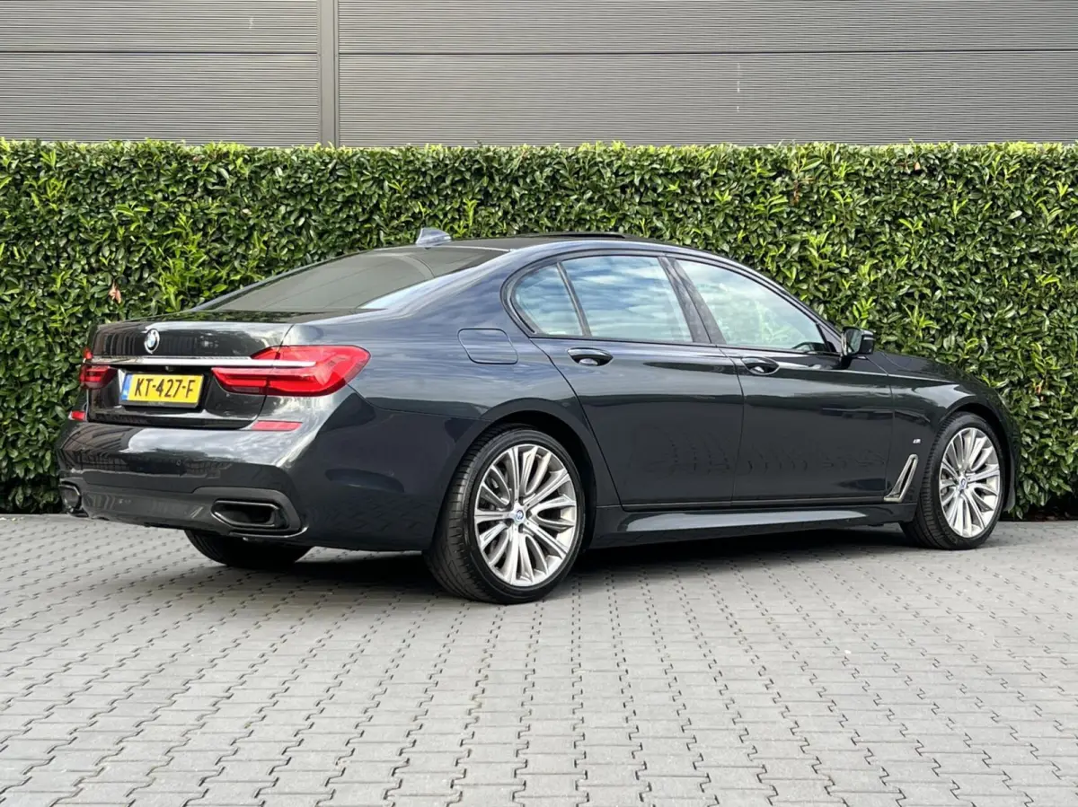 740e iPerformance High ExecutiveNL AUTO, NAP LOGISCH, M-PAKKET, PANORAMADAK, LUCHTVERING, H/K SOUND, SOFTCLOSE, COMFORT STOELEN, MEMORY, HUD, KEYLESS, 360 CAMERA, DODEHOEK, CLIMATE CONTROL, 