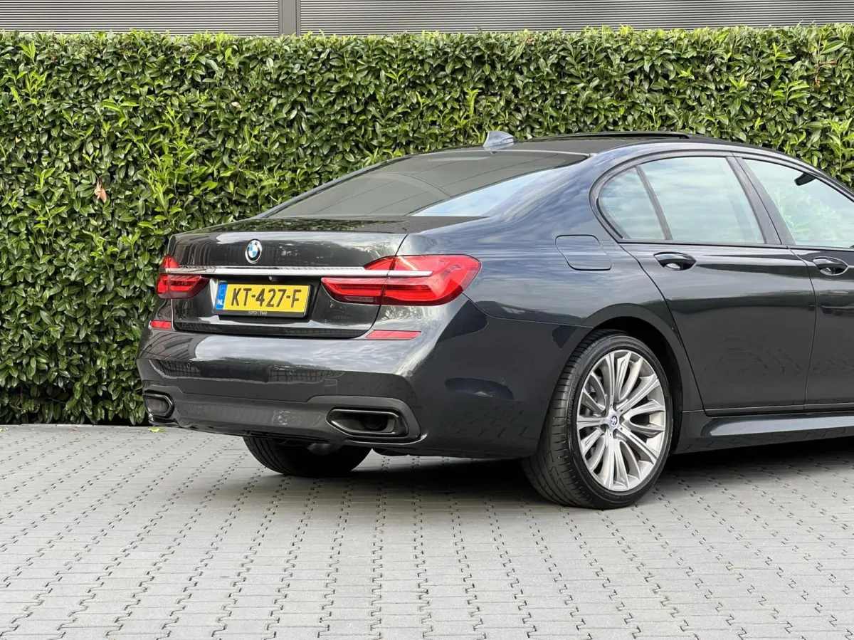 740e iPerformance High ExecutiveNL AUTO, NAP LOGISCH, M-PAKKET, PANORAMADAK, LUCHTVERING, H/K SOUND, SOFTCLOSE, COMFORT STOELEN, MEMORY, HUD, KEYLESS, 360 CAMERA, DODEHOEK, CLIMATE CONTROL, 