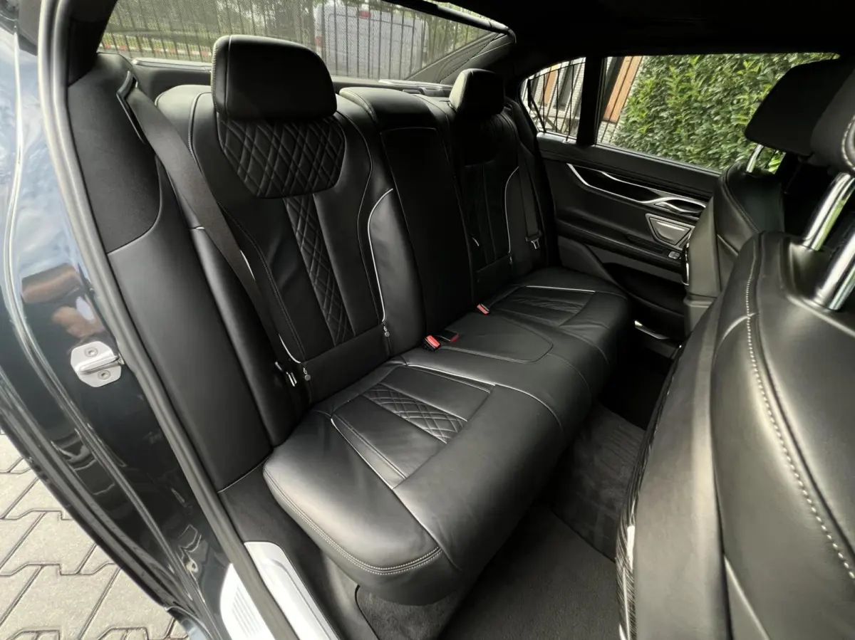 740e iPerformance High ExecutiveNL AUTO, NAP LOGISCH, M-PAKKET, PANORAMADAK, LUCHTVERING, H/K SOUND, SOFTCLOSE, COMFORT STOELEN, MEMORY, HUD, KEYLESS, 360 CAMERA, DODEHOEK, CLIMATE CONTROL, 