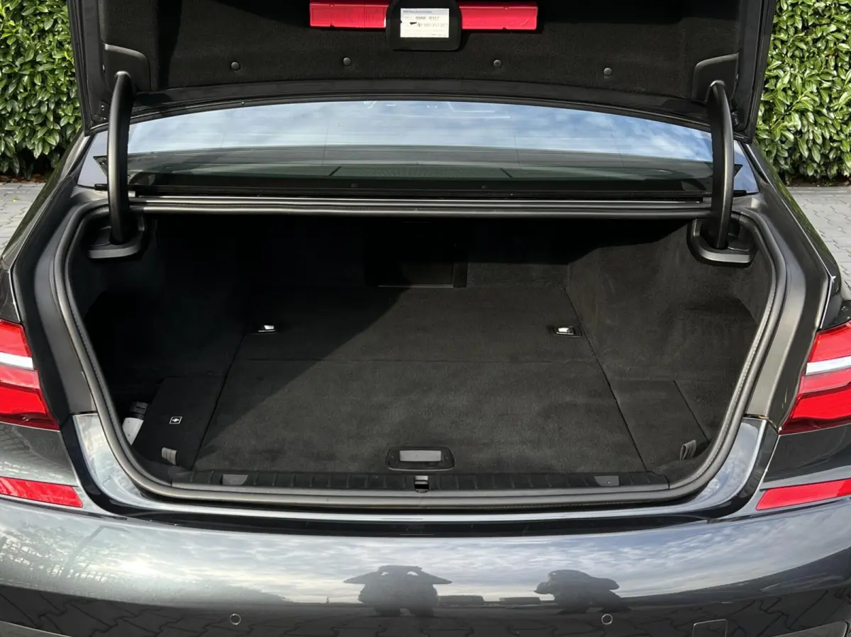 740e iPerformance High ExecutiveNL AUTO, NAP LOGISCH, M-PAKKET, PANORAMADAK, LUCHTVERING, H/K SOUND, SOFTCLOSE, COMFORT STOELEN, MEMORY, HUD, KEYLESS, 360 CAMERA, DODEHOEK, CLIMATE CONTROL, 