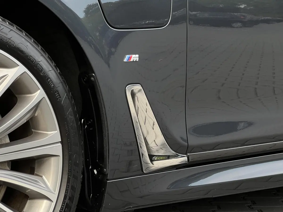 740e iPerformance High ExecutiveNL AUTO, NAP LOGISCH, M-PAKKET, PANORAMADAK, LUCHTVERING, H/K SOUND, SOFTCLOSE, COMFORT STOELEN, MEMORY, HUD, KEYLESS, 360 CAMERA, DODEHOEK, CLIMATE CONTROL, 