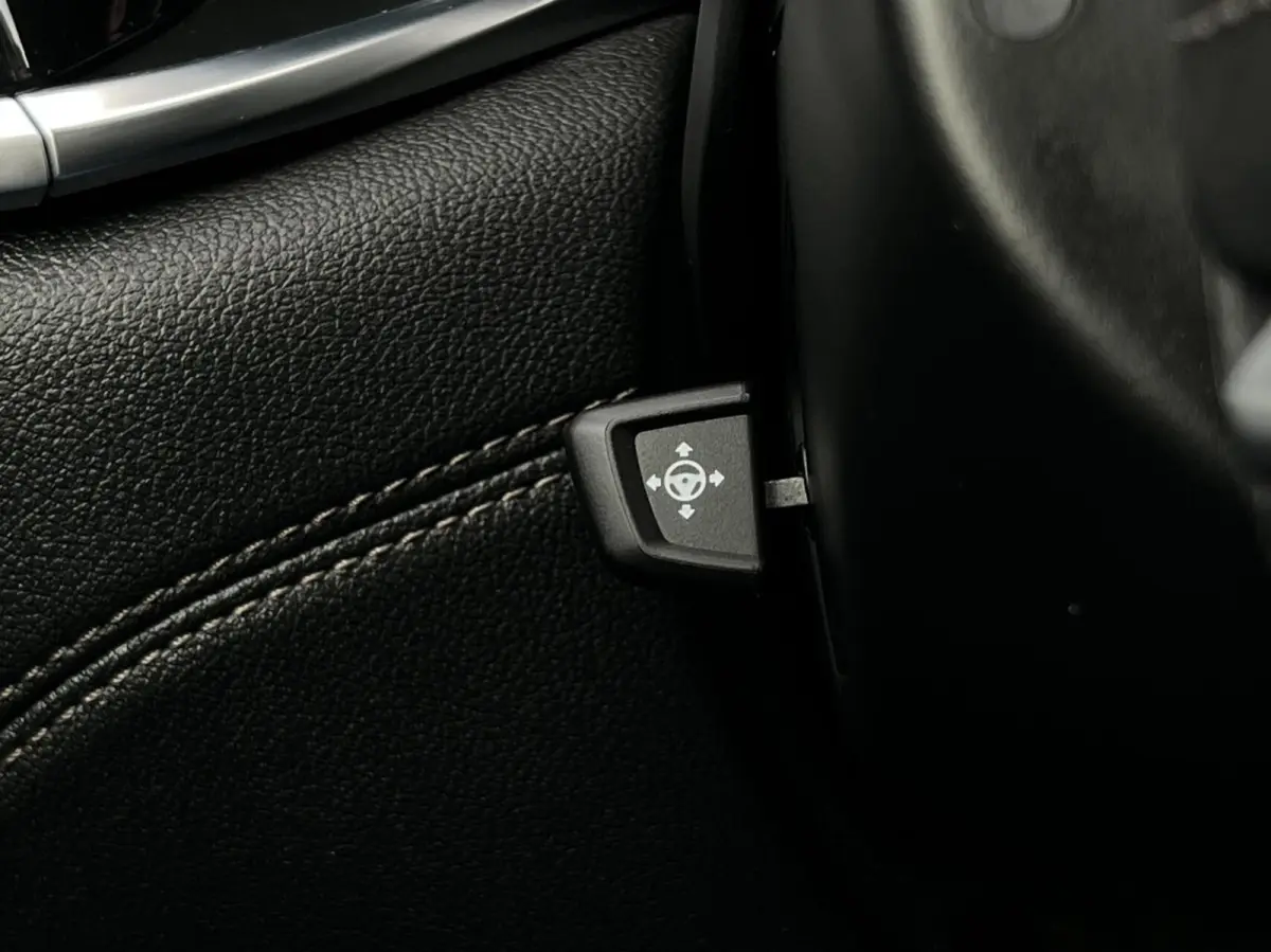 740e iPerformance High ExecutiveNL AUTO, NAP LOGISCH, M-PAKKET, PANORAMADAK, LUCHTVERING, H/K SOUND, SOFTCLOSE, COMFORT STOELEN, MEMORY, HUD, KEYLESS, 360 CAMERA, DODEHOEK, CLIMATE CONTROL, 