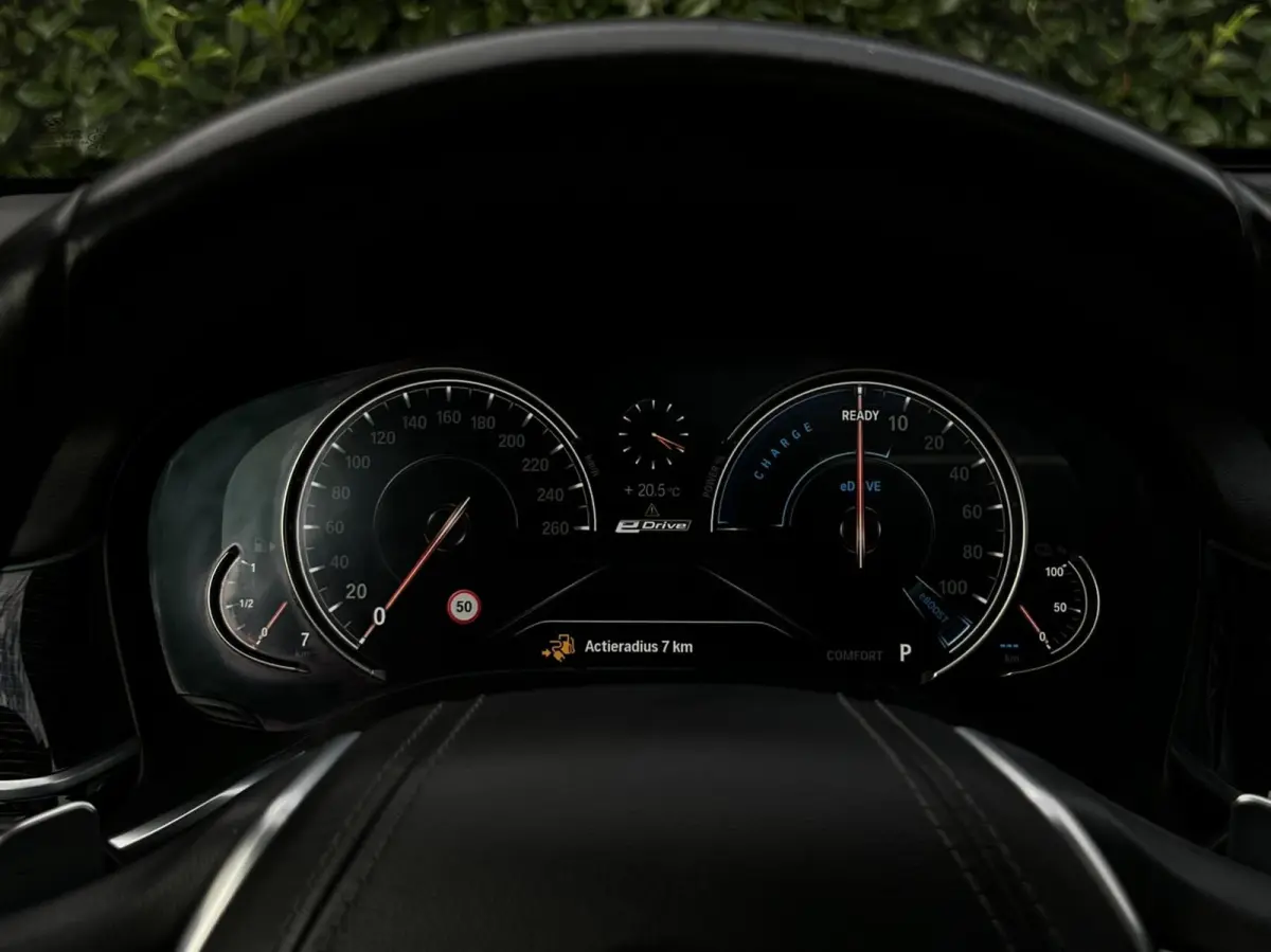 740e iPerformance High ExecutiveNL AUTO, NAP LOGISCH, M-PAKKET, PANORAMADAK, LUCHTVERING, H/K SOUND, SOFTCLOSE, COMFORT STOELEN, MEMORY, HUD, KEYLESS, 360 CAMERA, DODEHOEK, CLIMATE CONTROL, 