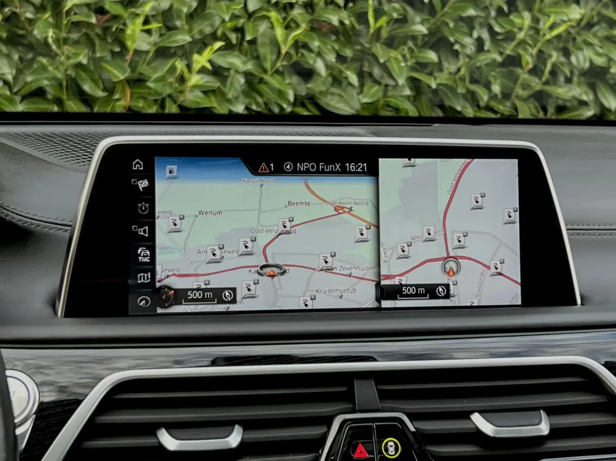 740e iPerformance High ExecutiveNL AUTO, NAP LOGISCH, M-PAKKET, PANORAMADAK, LUCHTVERING, H/K SOUND, SOFTCLOSE, COMFORT STOELEN, MEMORY, HUD, KEYLESS, 360 CAMERA, DODEHOEK, CLIMATE CONTROL, 