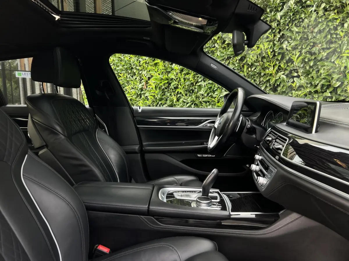 740e iPerformance High ExecutiveNL AUTO, NAP LOGISCH, M-PAKKET, PANORAMADAK, LUCHTVERING, H/K SOUND, SOFTCLOSE, COMFORT STOELEN, MEMORY, HUD, KEYLESS, 360 CAMERA, DODEHOEK, CLIMATE CONTROL, 