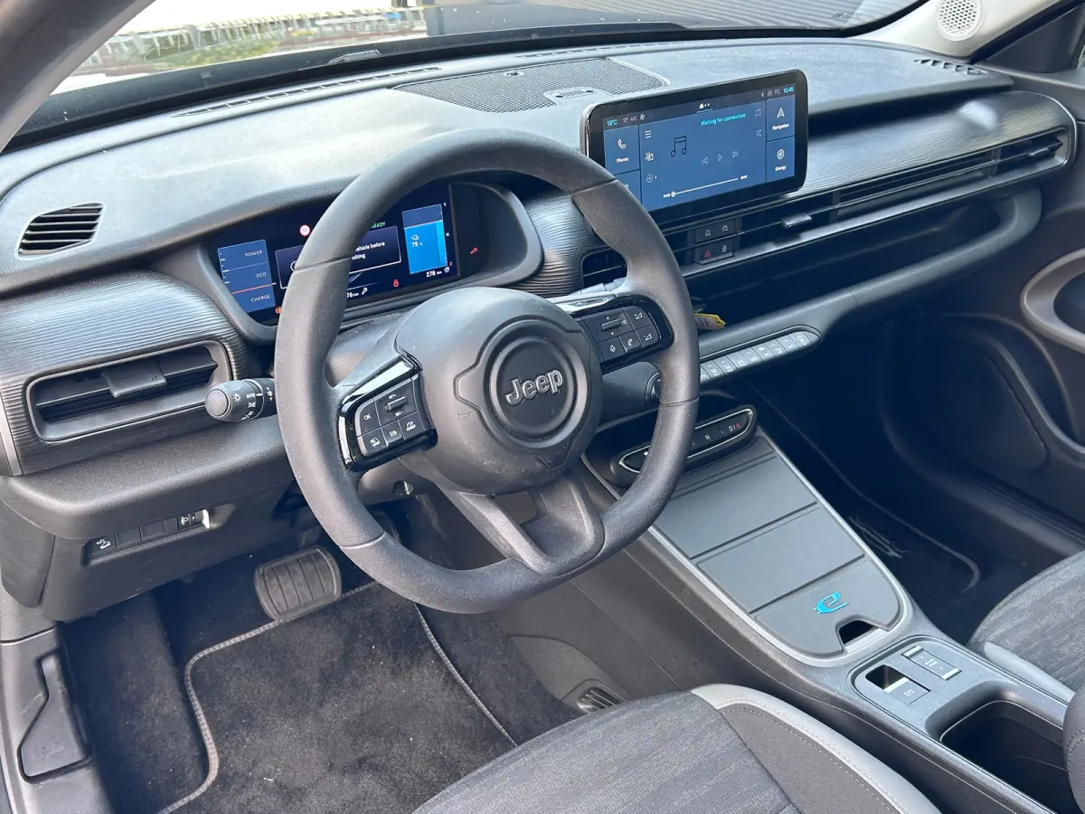 Longitude 54 kWh Stoelverwarming | Parkeersensoren Achter | Carplay | Digitaal Dashboard | Verwarmde Voorruit | 16" Lichtmetaal | Apple Carplay/Android Auto|telefoonintegratie premium | Crui