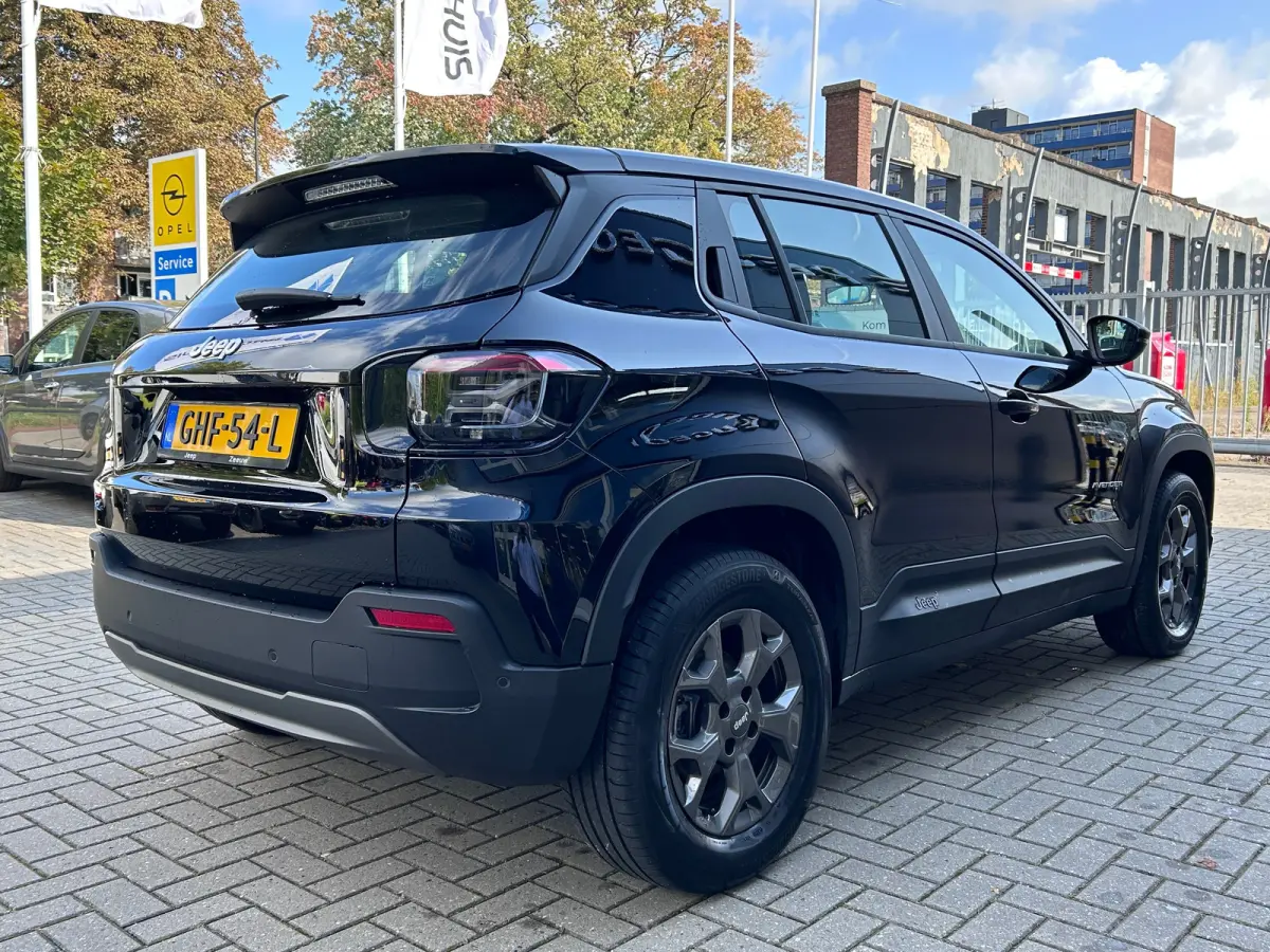 Longitude 54 kWh Stoelverwarming | Parkeersensoren Achter | Carplay | Digitaal Dashboard | Verwarmde Voorruit | 16" Lichtmetaal | Apple Carplay/Android Auto|telefoonintegratie premium | Crui