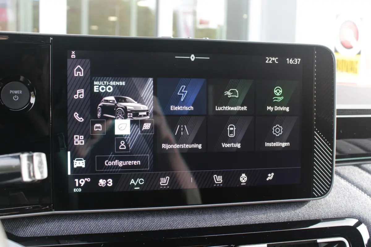 COMFORT RANGE TECHNO 150PK 52 kWh *NIEUWE AUTO!* | PACK WINTER TECHNO: (ELEKTRISCH VERWARMBARE VOORSTOELEN, ELEKTRISCH VERWARMBAAR STUURWIEL, BESTUUDERSSTOEL MET ELEKTRSCH VERSTELBARE LENDES