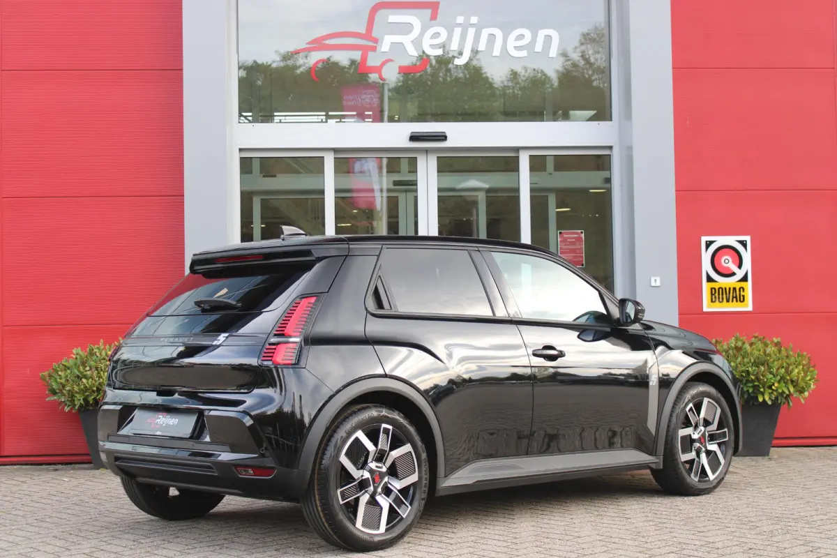 COMFORT RANGE TECHNO 150PK 52 kWh *NIEUWE AUTO!* | PACK WINTER TECHNO: (ELEKTRISCH VERWARMBARE VOORSTOELEN, ELEKTRISCH VERWARMBAAR STUURWIEL, BESTUUDERSSTOEL MET ELEKTRSCH VERSTELBARE LENDES