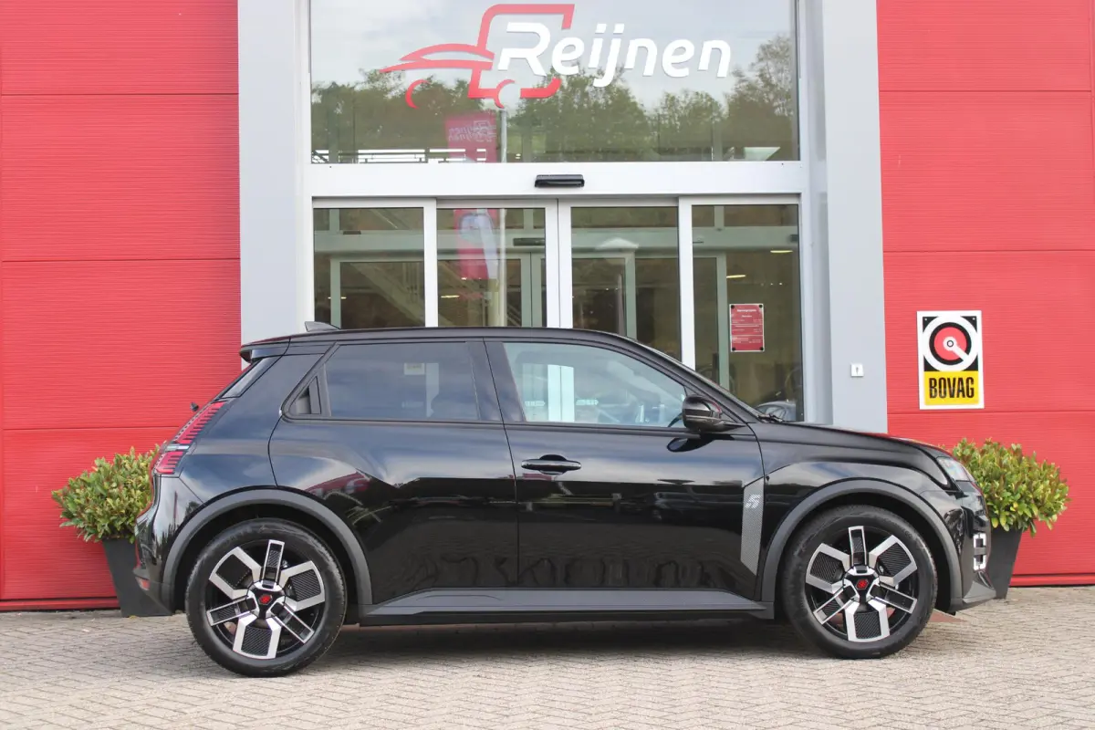 COMFORT RANGE TECHNO 150PK 52 kWh *NIEUWE AUTO!* | PACK WINTER TECHNO: (ELEKTRISCH VERWARMBARE VOORSTOELEN, ELEKTRISCH VERWARMBAAR STUURWIEL, BESTUUDERSSTOEL MET ELEKTRSCH VERSTELBARE LENDES