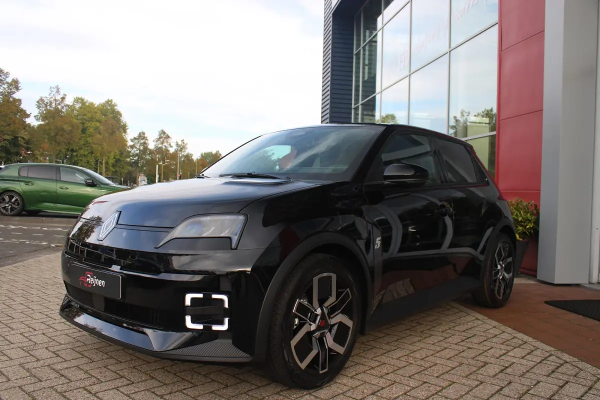 COMFORT RANGE TECHNO 150PK 52 kWh *NIEUWE AUTO!* | PACK WINTER TECHNO: (ELEKTRISCH VERWARMBARE VOORSTOELEN, ELEKTRISCH VERWARMBAAR STUURWIEL, BESTUUDERSSTOEL MET ELEKTRSCH VERSTELBARE LENDES