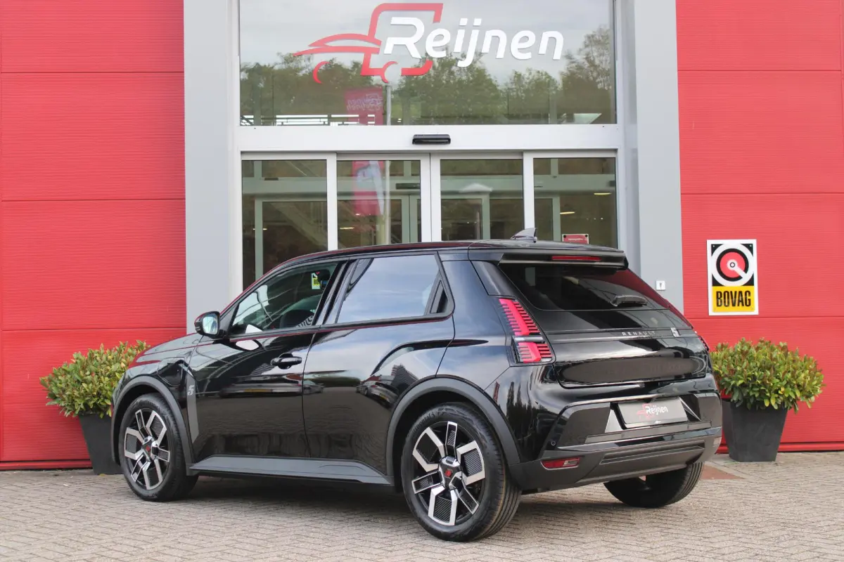COMFORT RANGE TECHNO 150PK 52 kWh *NIEUWE AUTO!* | PACK WINTER TECHNO: (ELEKTRISCH VERWARMBARE VOORSTOELEN, ELEKTRISCH VERWARMBAAR STUURWIEL, BESTUUDERSSTOEL MET ELEKTRSCH VERSTELBARE LENDES