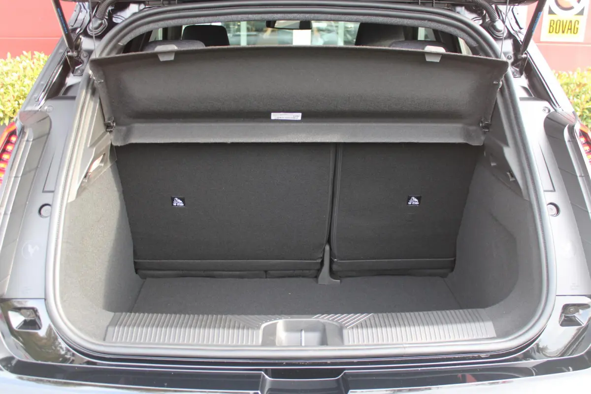 COMFORT RANGE TECHNO 150PK 52 kWh *NIEUWE AUTO!* | PACK WINTER TECHNO: (ELEKTRISCH VERWARMBARE VOORSTOELEN, ELEKTRISCH VERWARMBAAR STUURWIEL, BESTUUDERSSTOEL MET ELEKTRSCH VERSTELBARE LENDES