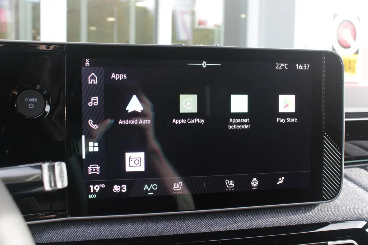 COMFORT RANGE TECHNO 150PK 52 kWh *NIEUWE AUTO!* | PACK WINTER TECHNO: (ELEKTRISCH VERWARMBARE VOORSTOELEN, ELEKTRISCH VERWARMBAAR STUURWIEL, BESTUUDERSSTOEL MET ELEKTRSCH VERSTELBARE LENDES