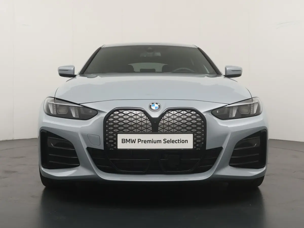 xDrive40 84 kWh | M Sportpakket Pro |  HiFi-Luidsprekersysteem | Schuif/kantel-dak | Trekhaak | Active Cruise Control | Adaptieve LED-koplampen | Comfort Acces |