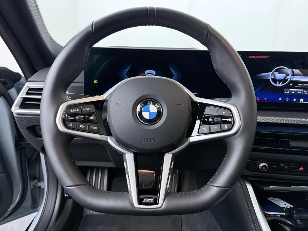 xDrive40 84 kWh | M Sportpakket Pro |  HiFi-Luidsprekersysteem | Schuif/kantel-dak | Trekhaak | Active Cruise Control | Adaptieve LED-koplampen | Comfort Acces |