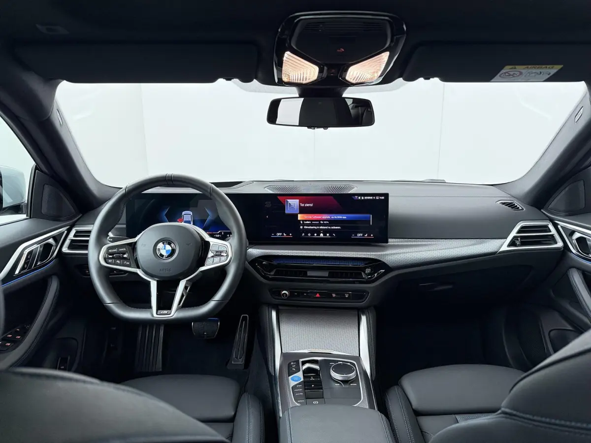 xDrive40 84 kWh | M Sportpakket Pro |  HiFi-Luidsprekersysteem | Schuif/kantel-dak | Trekhaak | Active Cruise Control | Adaptieve LED-koplampen | Comfort Acces |