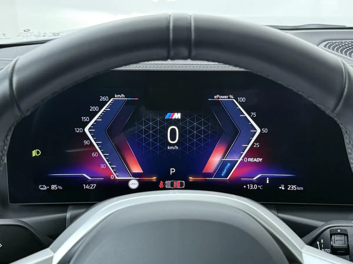 xDrive40 84 kWh | M Sportpakket Pro |  HiFi-Luidsprekersysteem | Schuif/kantel-dak | Trekhaak | Active Cruise Control | Adaptieve LED-koplampen | Comfort Acces |