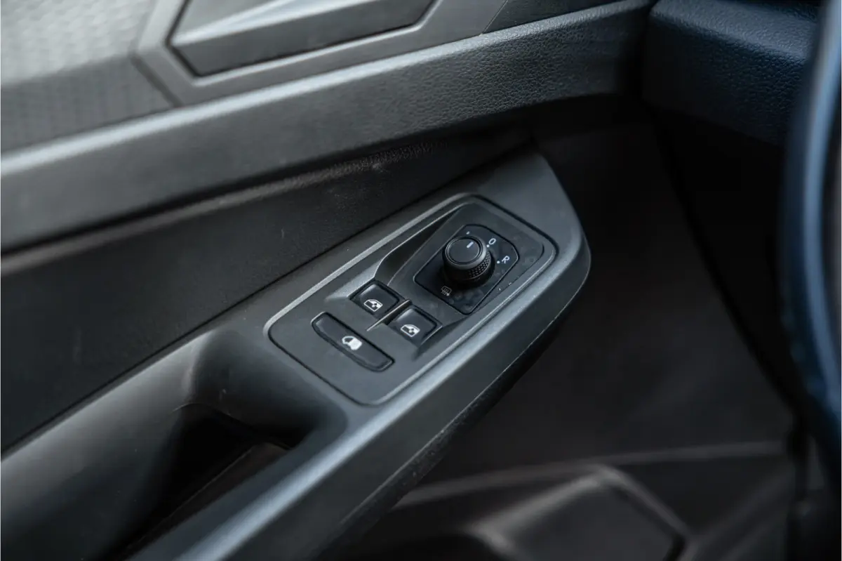 2.0 TDI | R-Line | Marge | BTW Vrij | LED | Navigatie Camera | CarPlay | Stoelverwarming | MF Stuur | Cruise control | BOTT Inrichting | DAB | Nieuwe APK