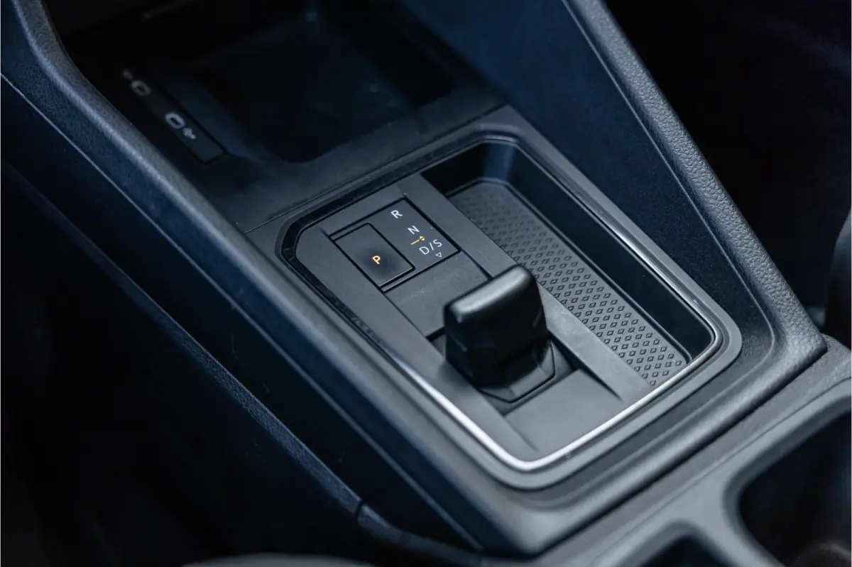 2.0 TDI | R-Line | Marge | BTW Vrij | LED | Navigatie Camera | CarPlay | Stoelverwarming | MF Stuur | Cruise control | BOTT Inrichting | DAB | Nieuwe APK
