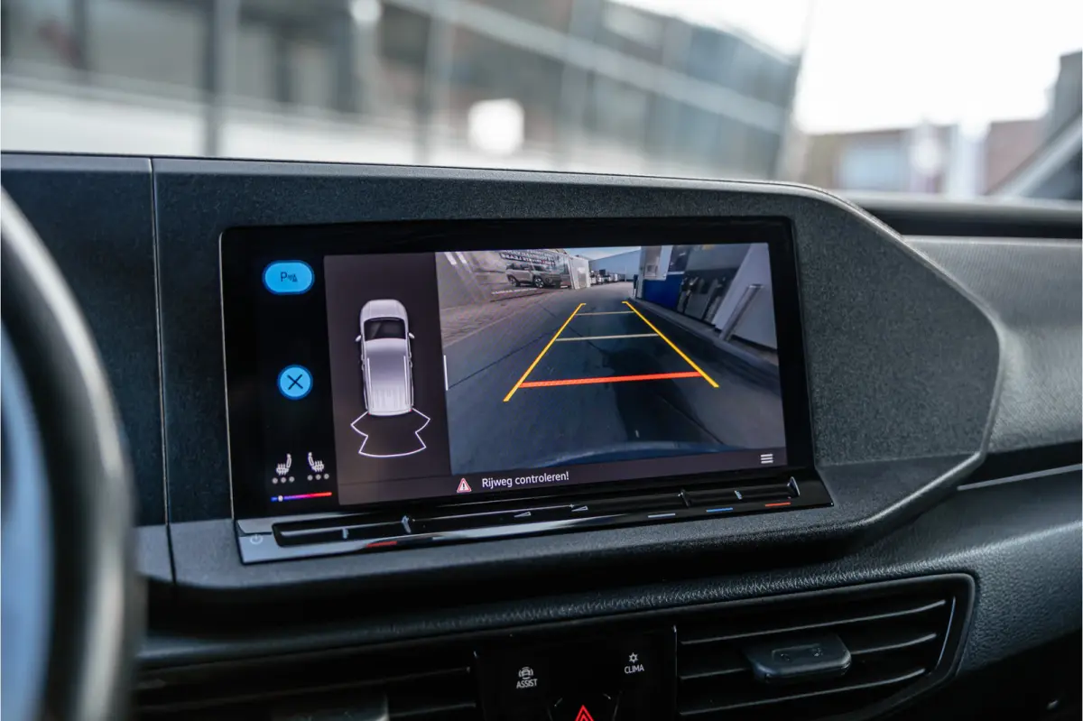 2.0 TDI | R-Line | Marge | BTW Vrij | LED | Navigatie Camera | CarPlay | Stoelverwarming | MF Stuur | Cruise control | BOTT Inrichting | DAB | Nieuwe APK
