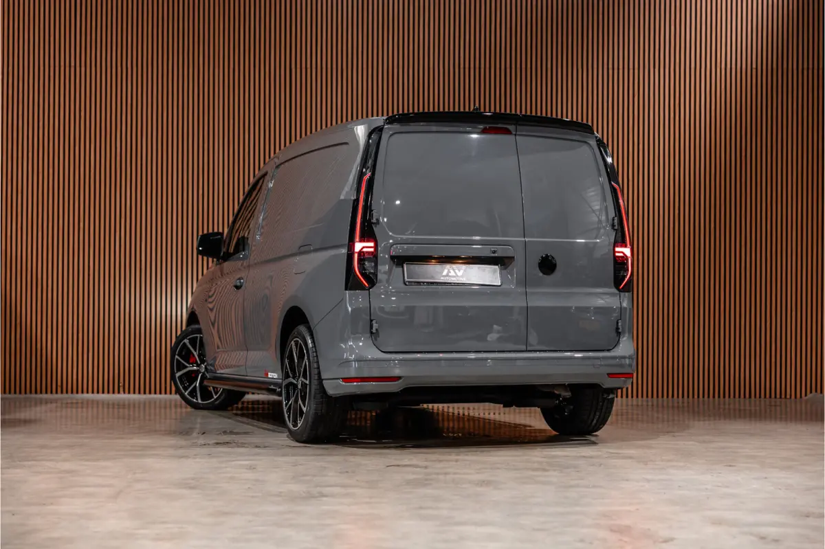 2.0 TDI | R-Line | Marge | BTW Vrij | LED | Navigatie Camera | CarPlay | Stoelverwarming | MF Stuur | Cruise control | BOTT Inrichting | DAB | Nieuwe APK