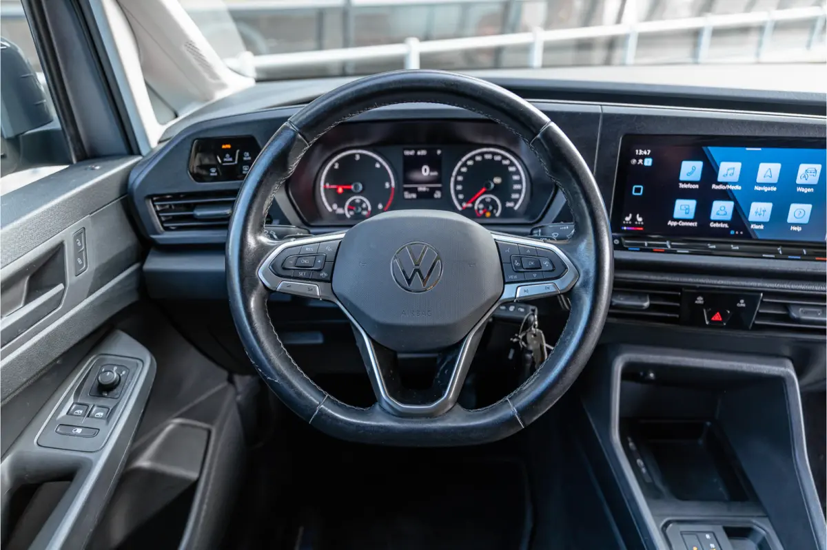 2.0 TDI | R-Line | Marge | BTW Vrij | LED | Navigatie Camera | CarPlay | Stoelverwarming | MF Stuur | Cruise control | BOTT Inrichting | DAB | Nieuwe APK