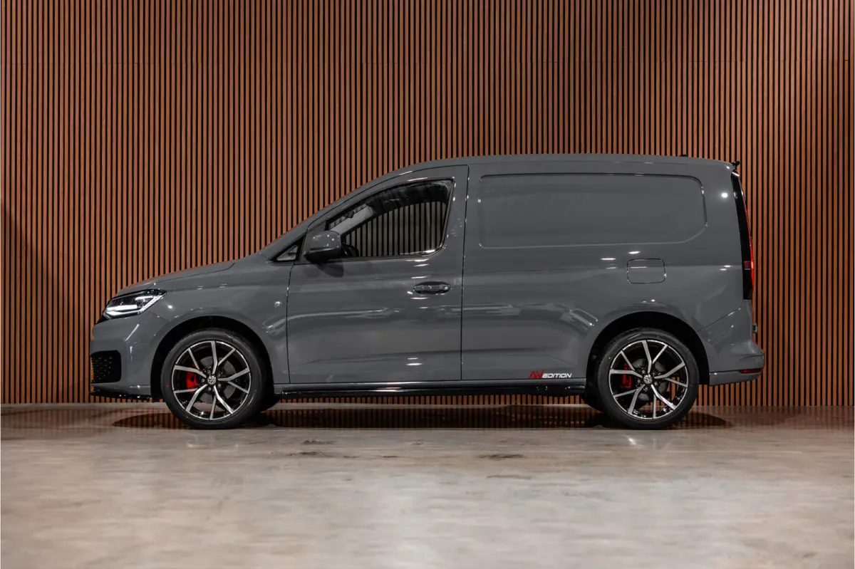 2.0 TDI | R-Line | Marge | BTW Vrij | LED | Navigatie Camera | CarPlay | Stoelverwarming | MF Stuur | Cruise control | BOTT Inrichting | DAB | Nieuwe APK