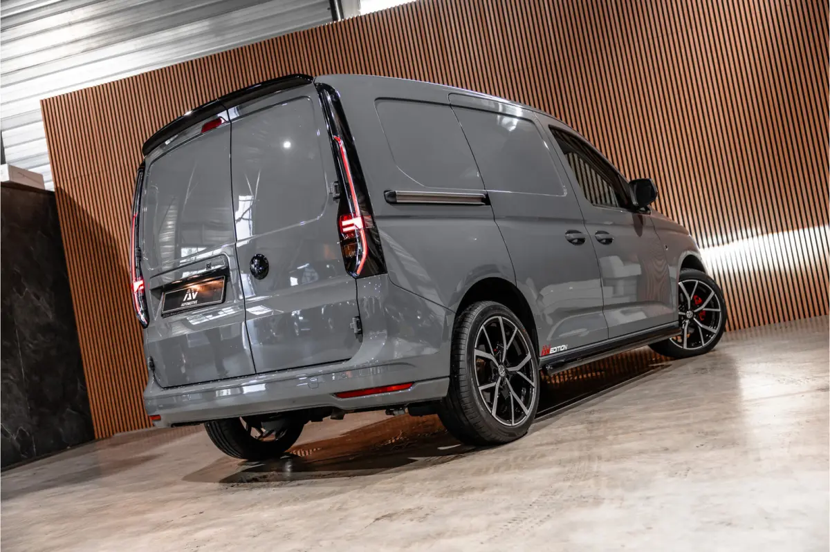 2.0 TDI | R-Line | Marge | BTW Vrij | LED | Navigatie Camera | CarPlay | Stoelverwarming | MF Stuur | Cruise control | BOTT Inrichting | DAB | Nieuwe APK