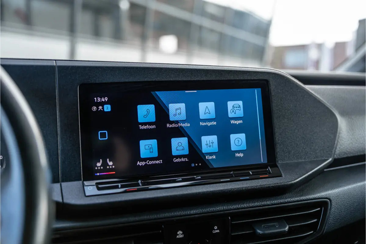 2.0 TDI | R-Line | Marge | BTW Vrij | LED | Navigatie Camera | CarPlay | Stoelverwarming | MF Stuur | Cruise control | BOTT Inrichting | DAB | Nieuwe APK