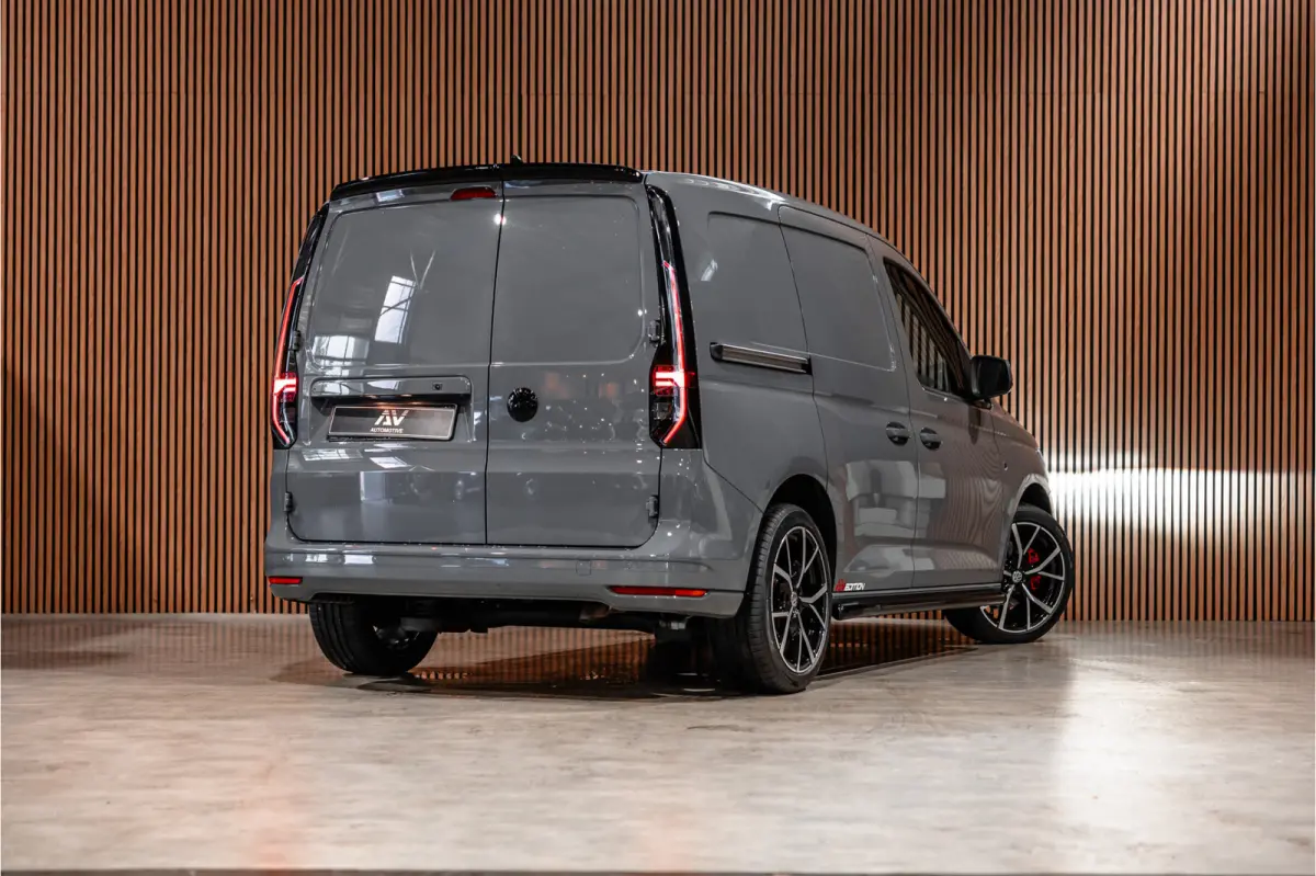 2.0 TDI | R-Line | Marge | BTW Vrij | LED | Navigatie Camera | CarPlay | Stoelverwarming | MF Stuur | Cruise control | BOTT Inrichting | DAB | Nieuwe APK