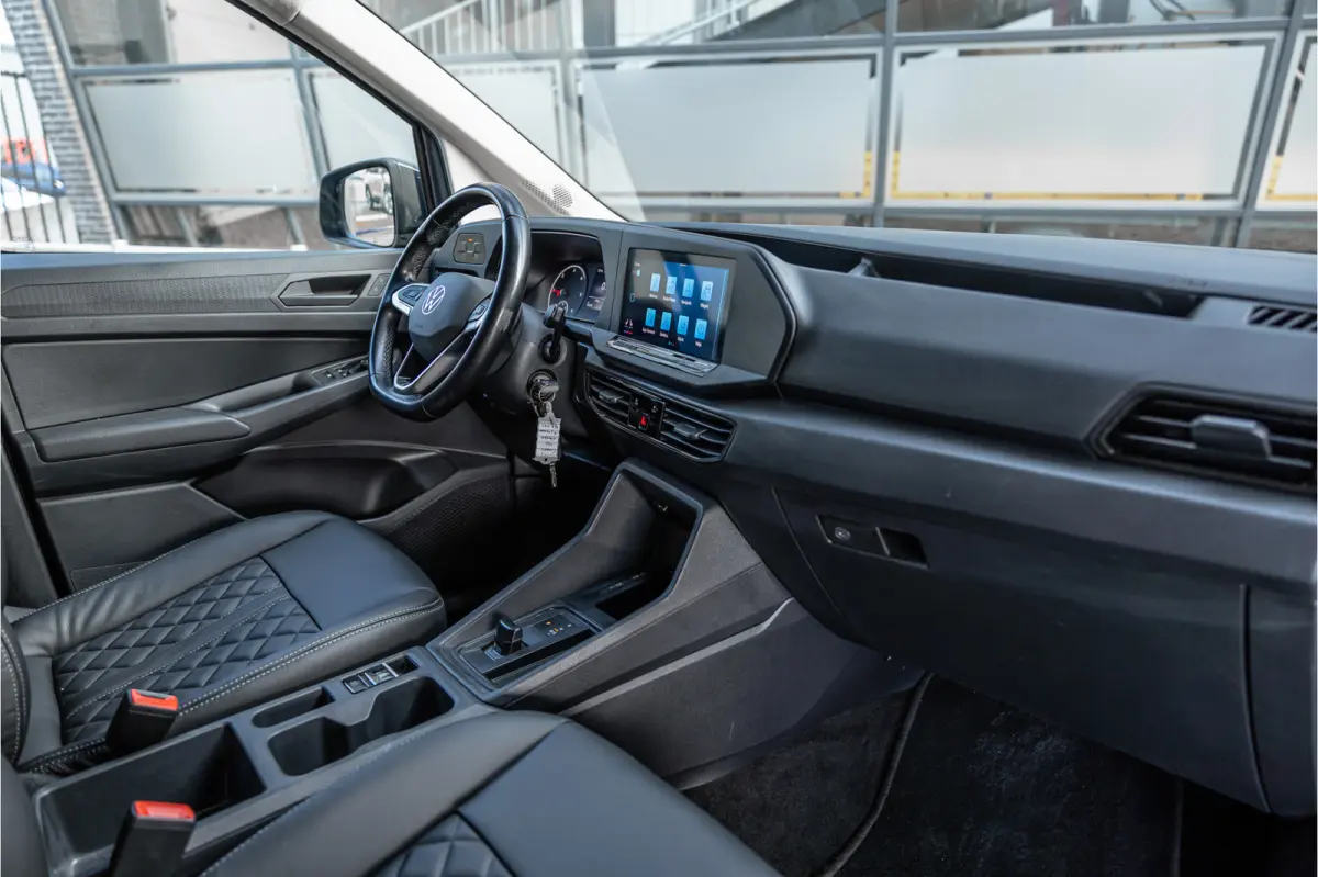 2.0 TDI | R-Line | Marge | BTW Vrij | LED | Navigatie Camera | CarPlay | Stoelverwarming | MF Stuur | Cruise control | BOTT Inrichting | DAB | Nieuwe APK