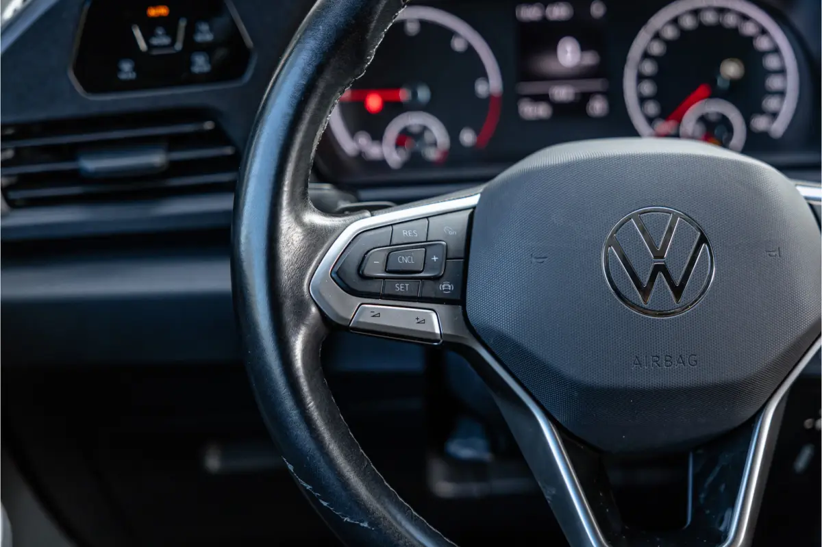 2.0 TDI | R-Line | Marge | BTW Vrij | LED | Navigatie Camera | CarPlay | Stoelverwarming | MF Stuur | Cruise control | BOTT Inrichting | DAB | Nieuwe APK