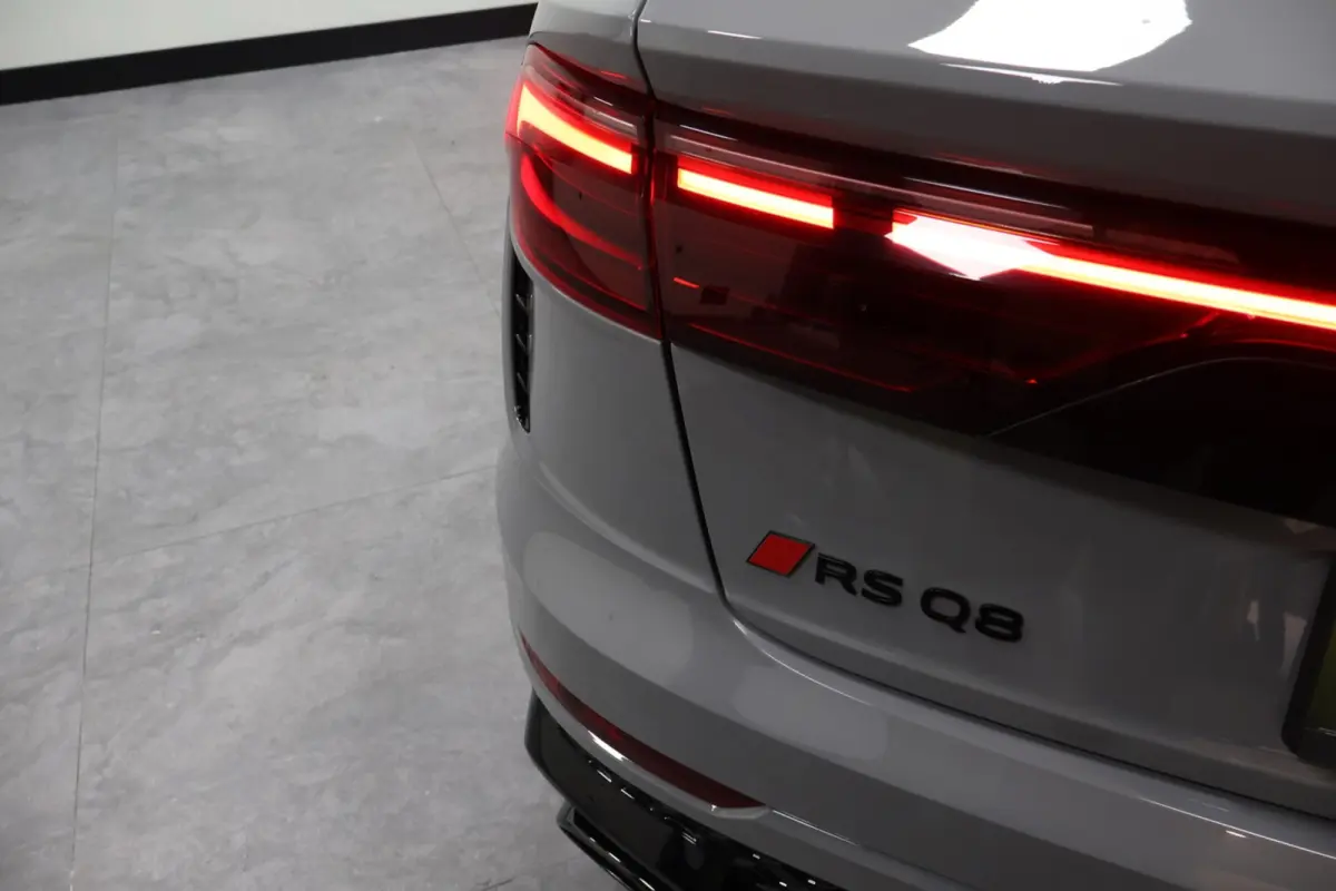 4.0 TFSI RS Q8 Performance|Pano|Ceramic|B&O