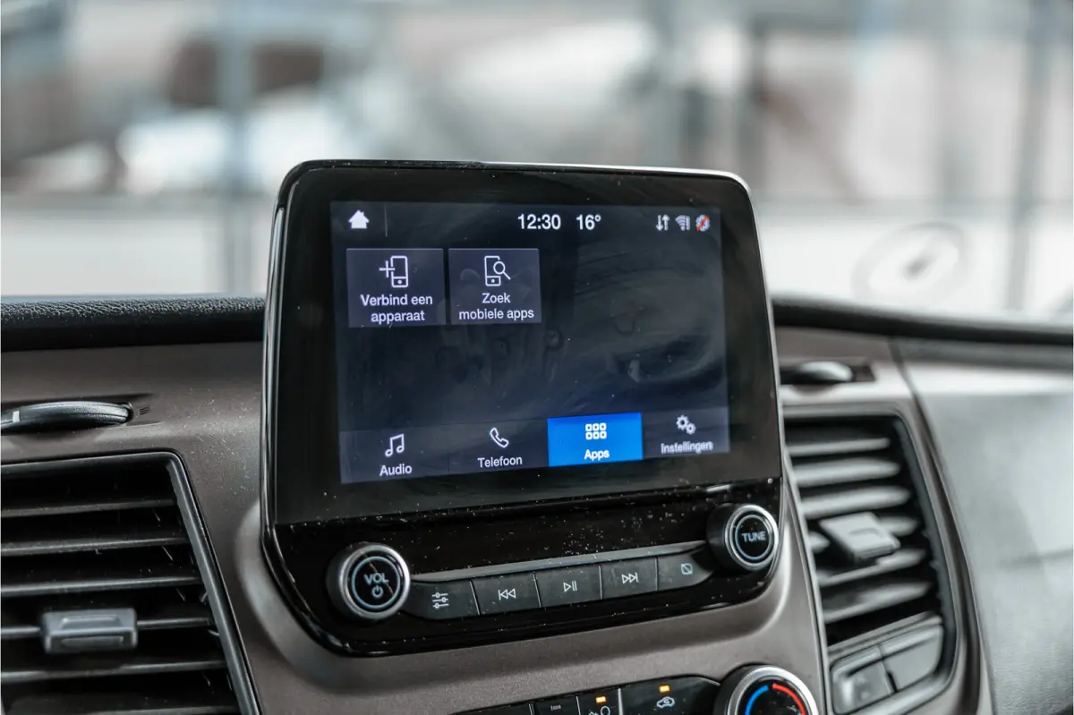 300 2.0 TDCI | Raptor Edition | CarPlay | Camera | Stoelverwarming | Trekhaak | Stoelverwarming | Airco | 3-Zitter | Nieuwe APK