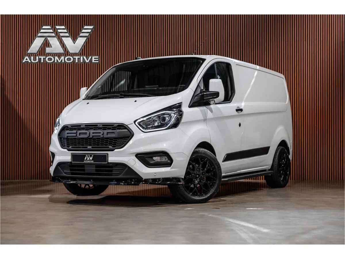 300 2.0 TDCI | Raptor Edition | CarPlay | Camera | Stoelverwarming | Trekhaak | Stoelverwarming | Airco | 3-Zitter | Nieuwe APK