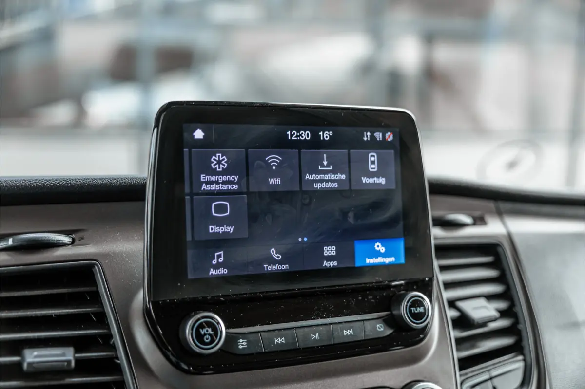 300 2.0 TDCI | Raptor Edition | CarPlay | Camera | Stoelverwarming | Trekhaak | Stoelverwarming | Airco | 3-Zitter | Nieuwe APK