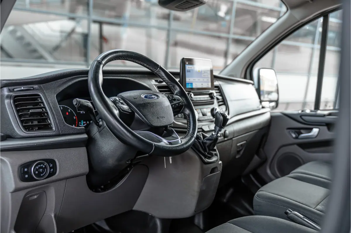 300 2.0 TDCI | Raptor Edition | CarPlay | Camera | Stoelverwarming | Trekhaak | Stoelverwarming | Airco | 3-Zitter | Nieuwe APK