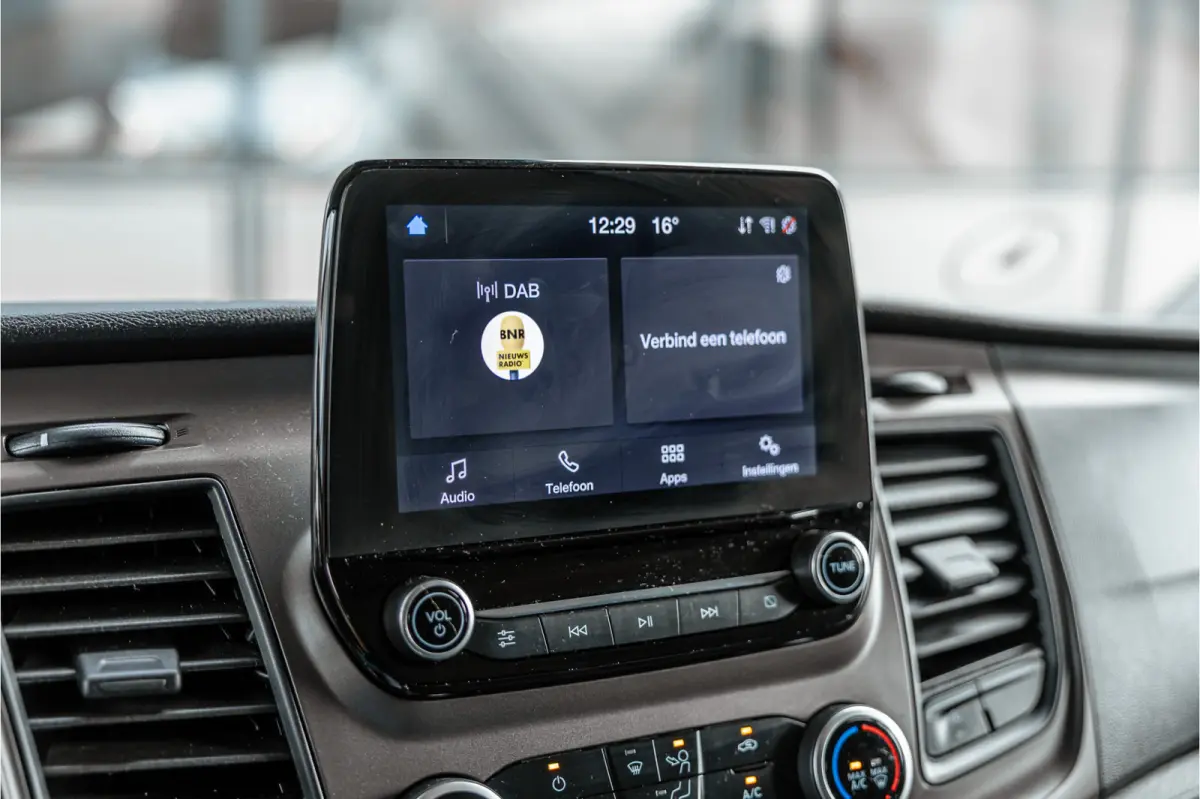 300 2.0 TDCI | Raptor Edition | CarPlay | Camera | Stoelverwarming | Trekhaak | Stoelverwarming | Airco | 3-Zitter | Nieuwe APK