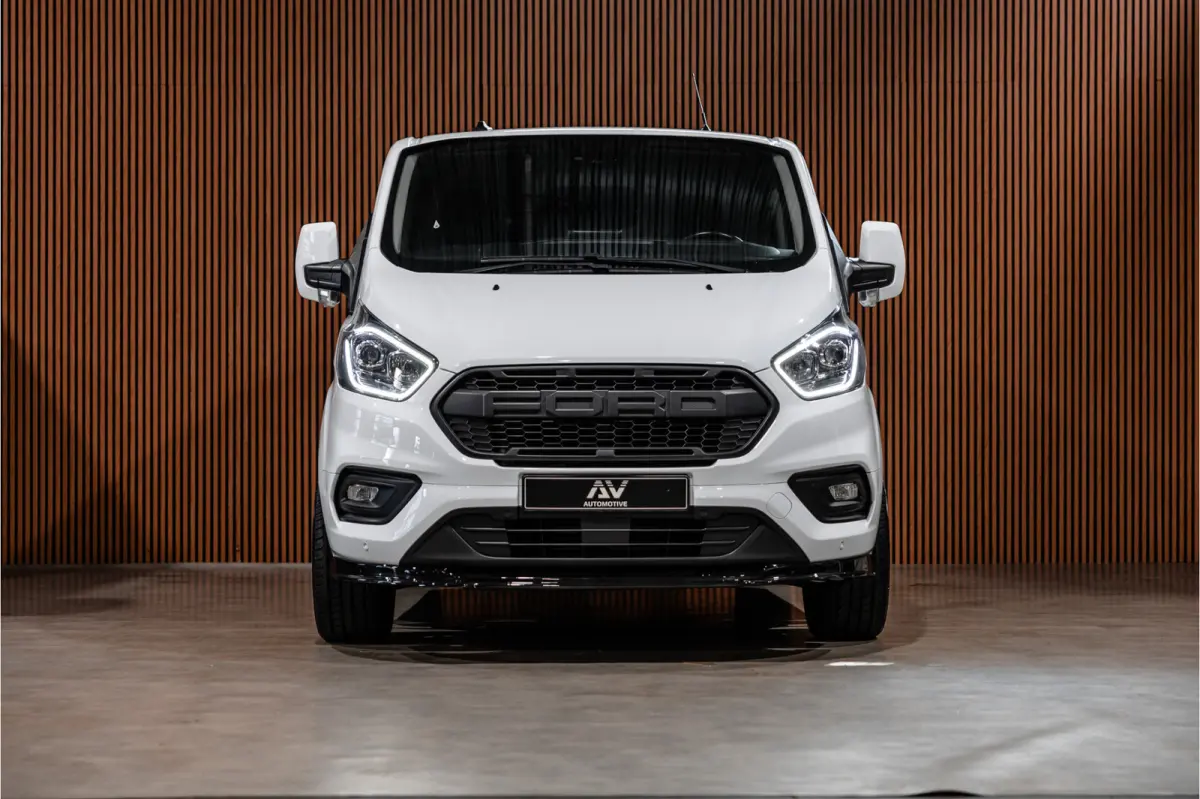300 2.0 TDCI | Raptor Edition | CarPlay | Camera | Stoelverwarming | Trekhaak | Stoelverwarming | Airco | 3-Zitter | Nieuwe APK
