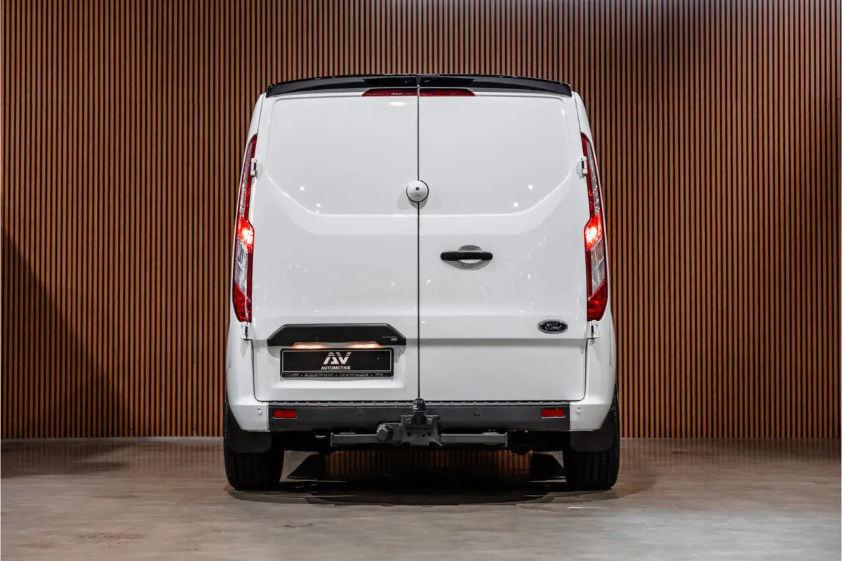300 2.0 TDCI | Raptor Edition | CarPlay | Camera | Stoelverwarming | Trekhaak | Stoelverwarming | Airco | 3-Zitter | Nieuwe APK