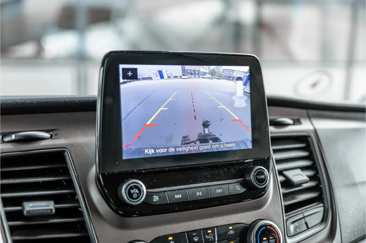 300 2.0 TDCI | Raptor Edition | CarPlay | Camera | Stoelverwarming | Trekhaak | Stoelverwarming | Airco | 3-Zitter | Nieuwe APK