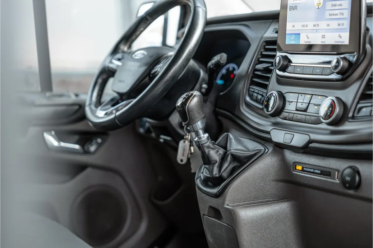 300 2.0 TDCI | Raptor Edition | CarPlay | Camera | Stoelverwarming | Trekhaak | Stoelverwarming | Airco | 3-Zitter | Nieuwe APK